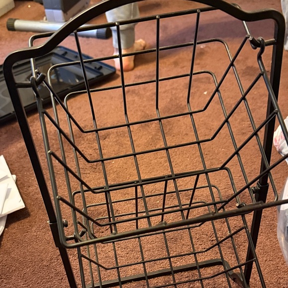 Black Metal Wire Storage Rack - Picture 2 of 3